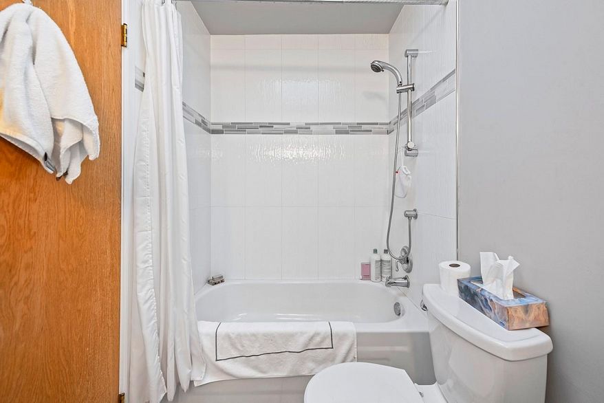 PH2 2320 W 40th Avenue