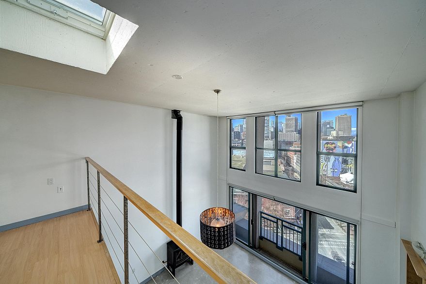 806 22 E Cordova Street