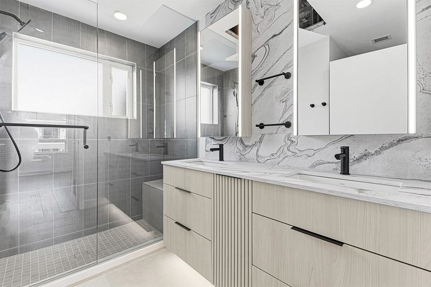 303 3590 W 39th Avenue