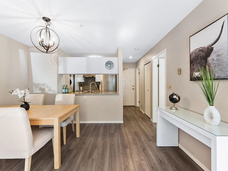 102 2195 W 5th Avenue