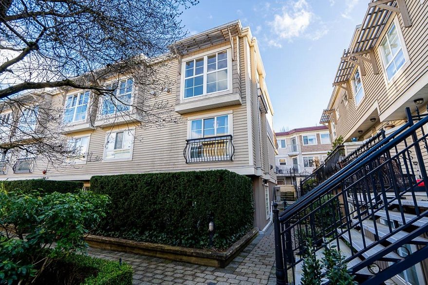 310 678 W 7th Avenue