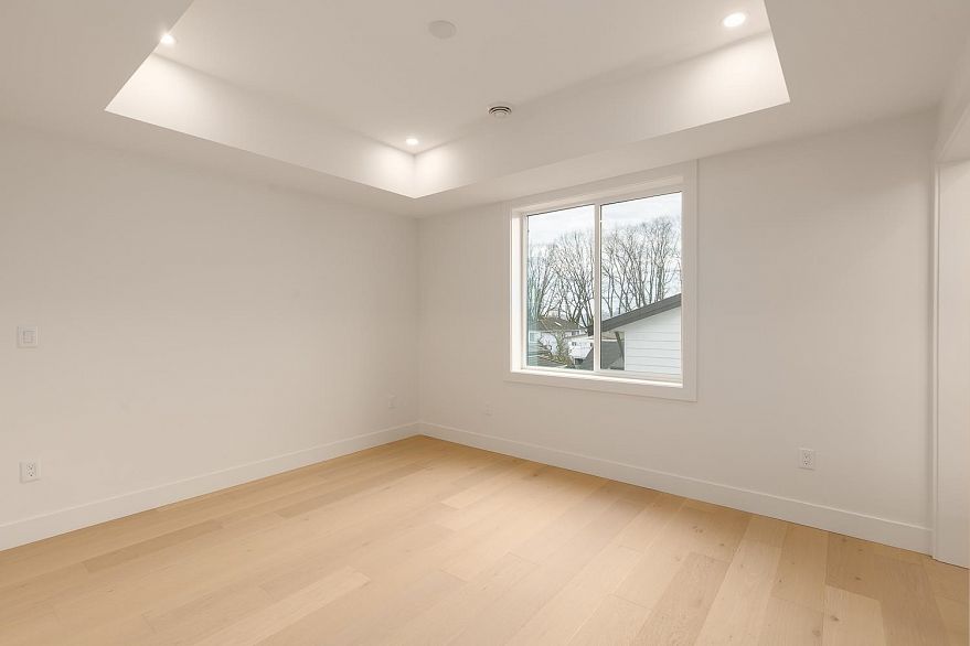 2 3508 E Pender Street