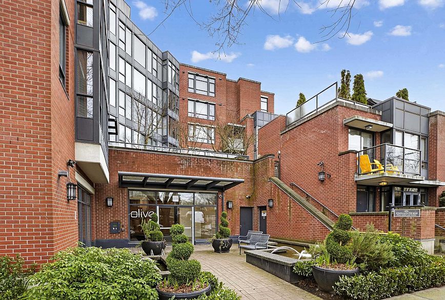 207 3228 Tupper Street