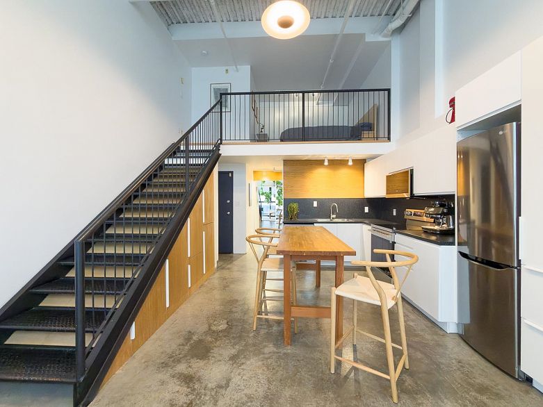 203 234 E 5th Avenue