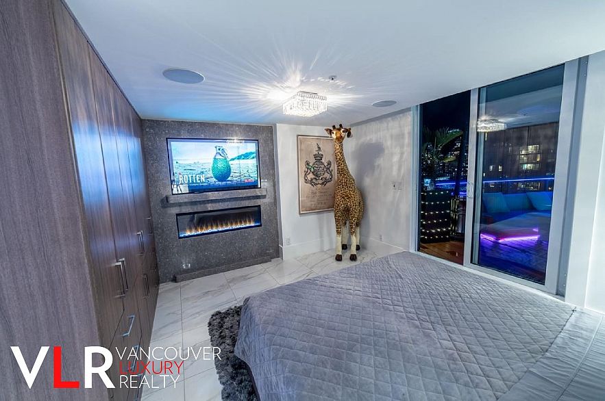 PH 199 DRAKE STREET, Vancouver BC V6Z 2Y8