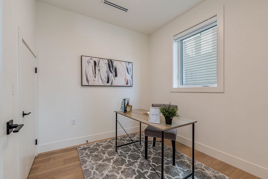 1 2263 E 35th Avenue