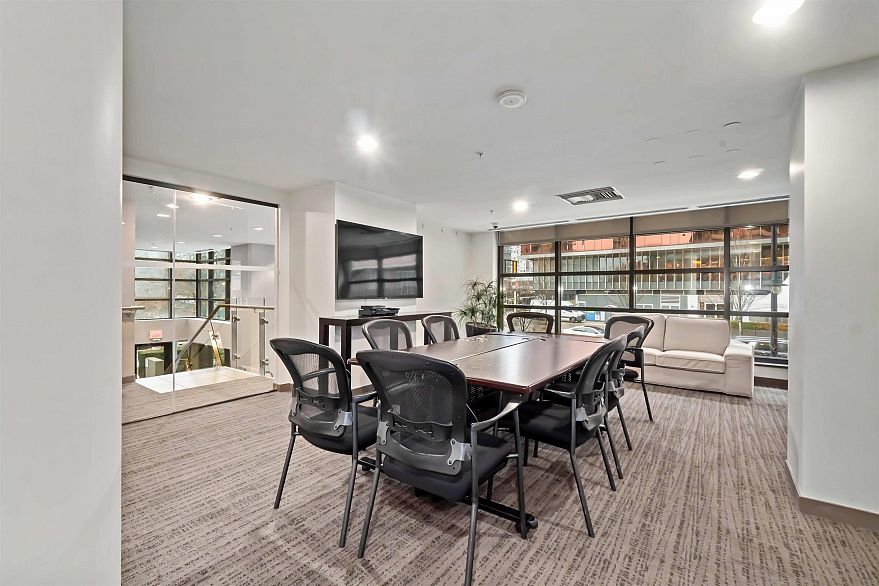 2303 33 Smithe Street