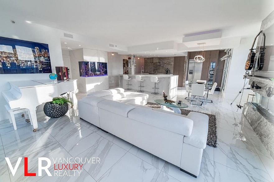 PH 199 DRAKE STREET, Vancouver BC V6Z 2Y8