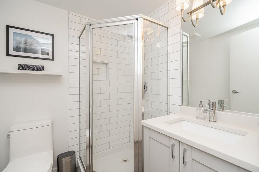 310 678 W 7th Avenue