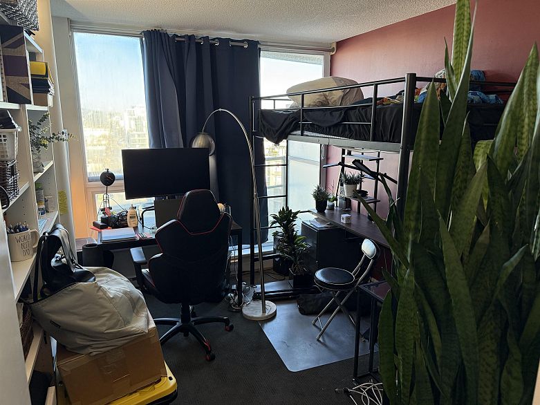 1404 445 W 2nd Avenue