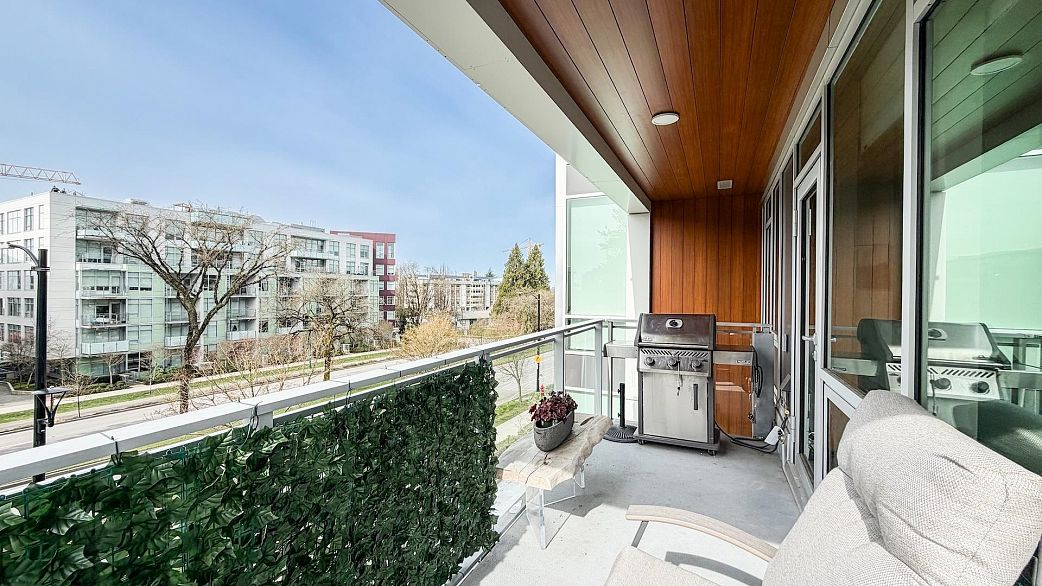 301 4988 Cambie Street