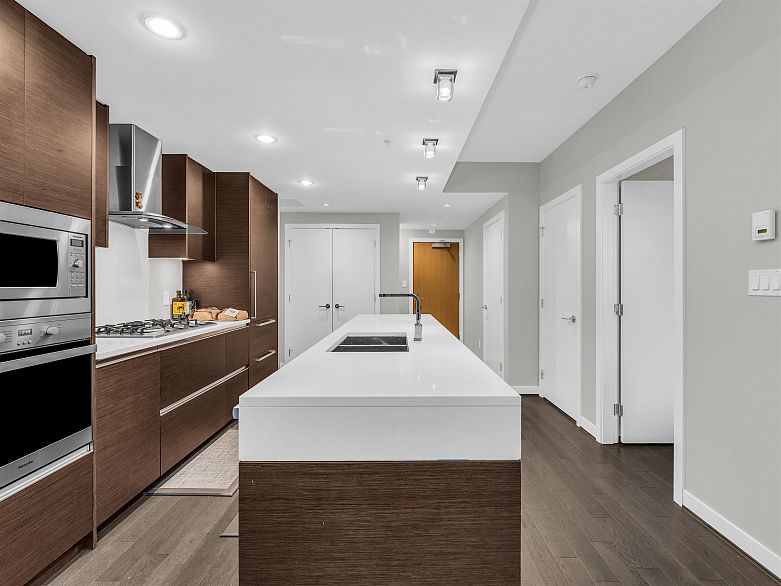 511 508 W 29th Avenue