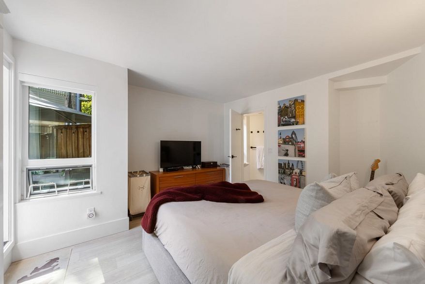 204 2410 Cornwall Avenue