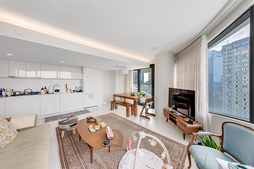 1603 1033 Nelson Street