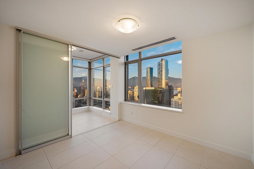 3406 1028 Barclay Street