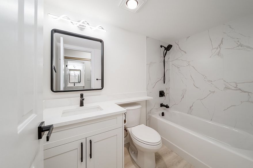 104 1147 Nelson Street