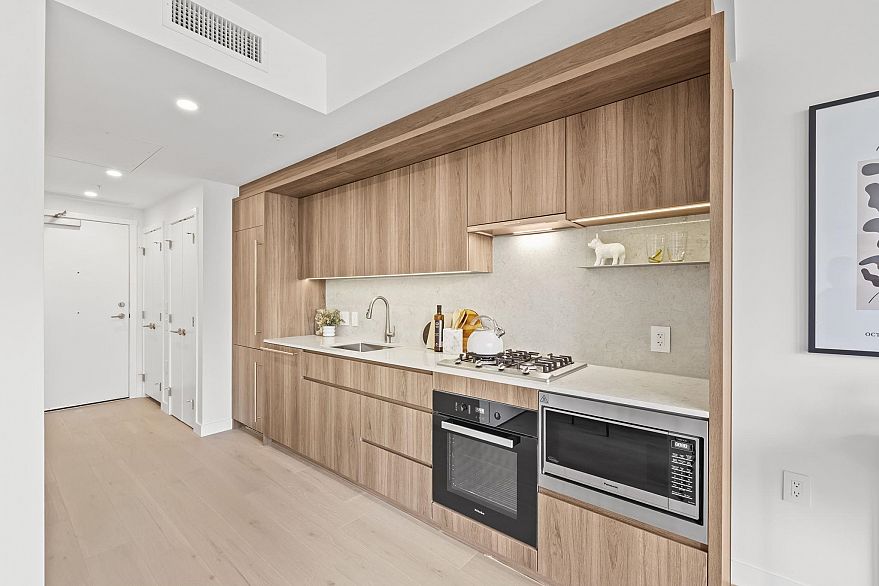 307 5212 Cambie Street