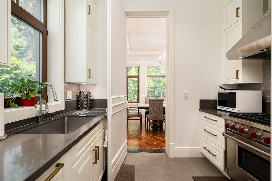 5937 Churchill Street