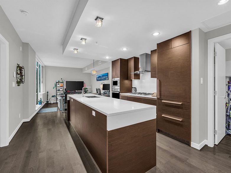 511 508 W 29th Avenue