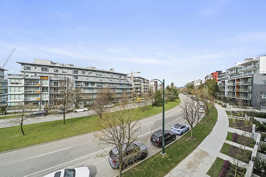 307 5212 Cambie Street