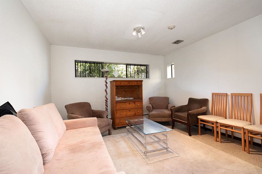 405 8775 Cartier Street