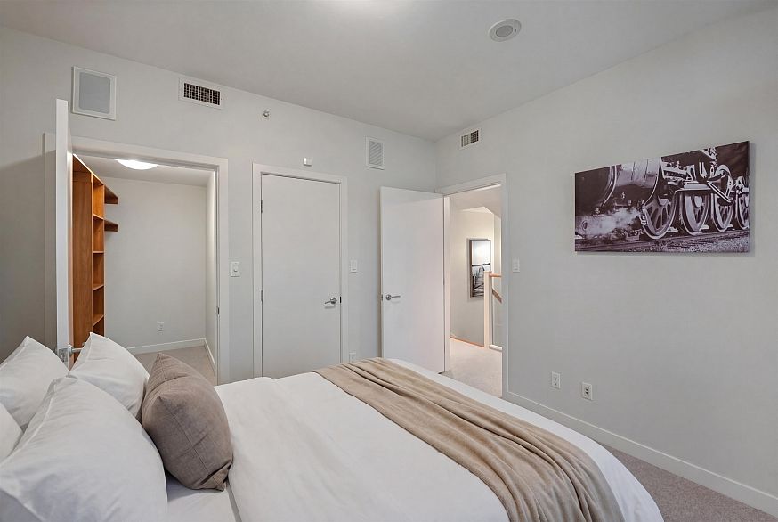 TH20 1281 W Cordova Street