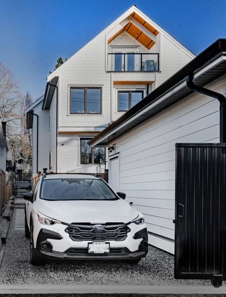 2 6061 Sherbrooke Street