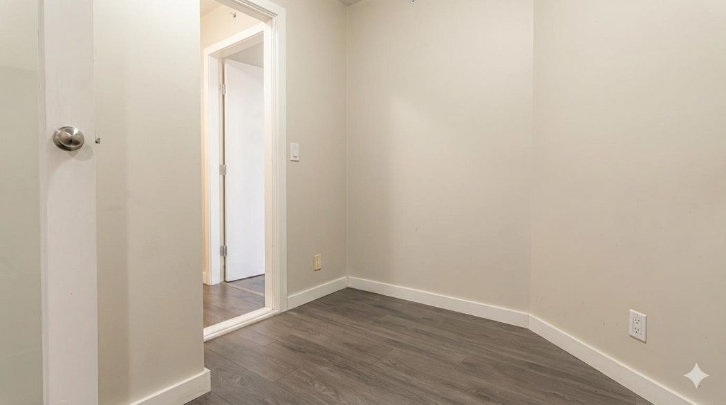 1802 455 Beach Crescent