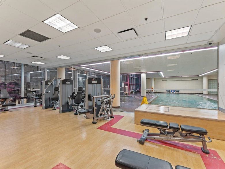 3403 938 Nelson Street