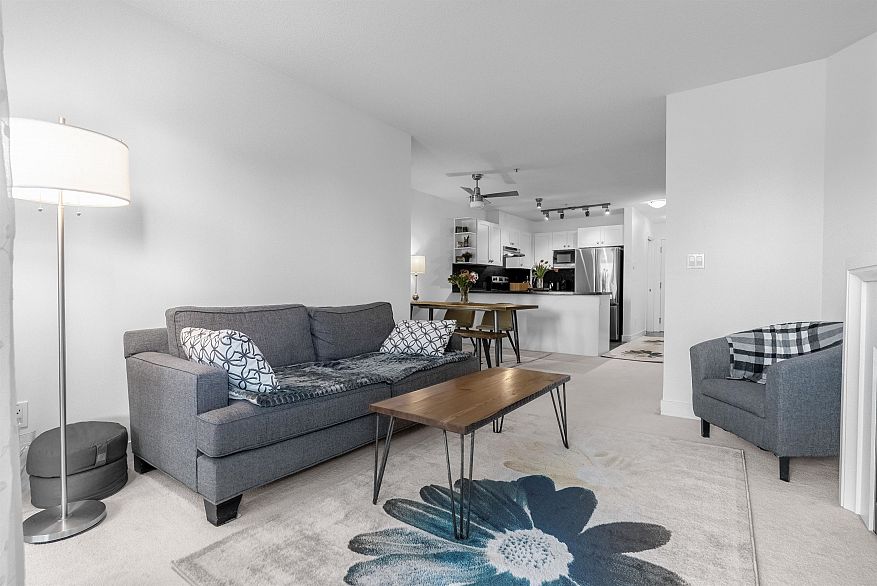 206 4550 Fraser Street