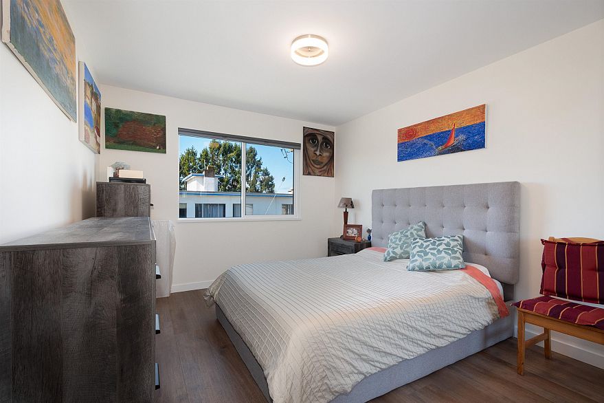 405 8775 Cartier Street