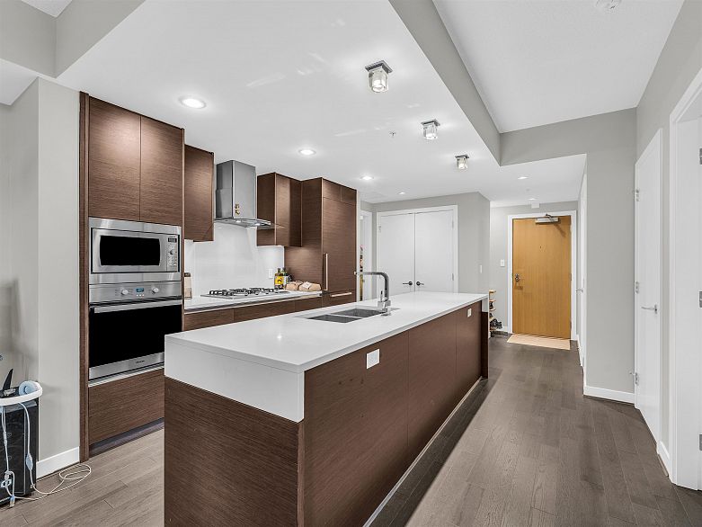 511 508 W 29th Avenue