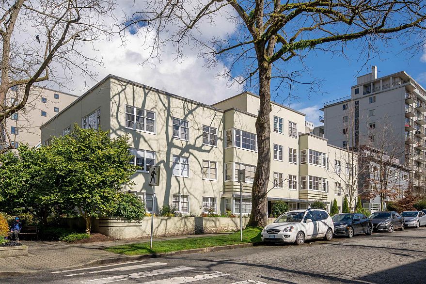 303 1565 Burnaby Street