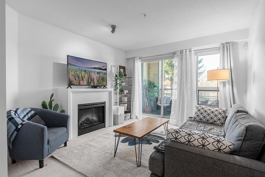 206 4550 Fraser Street