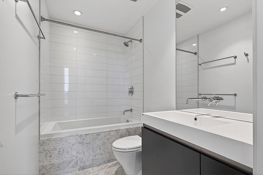 512 133 E 8th Avenue