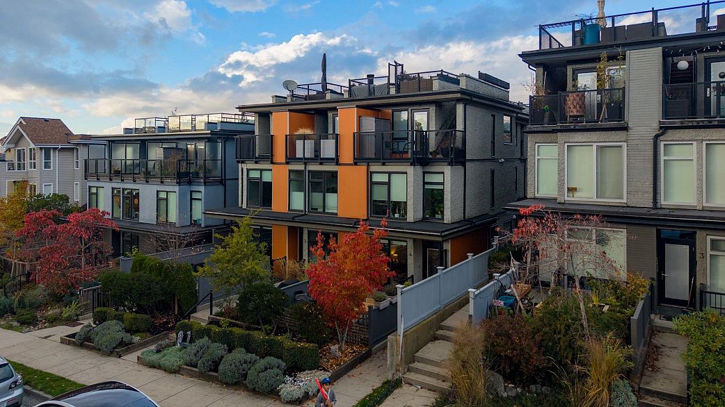 4 1851 Adanac Street