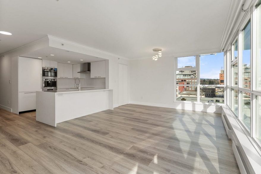 704 125 Milross Avenue