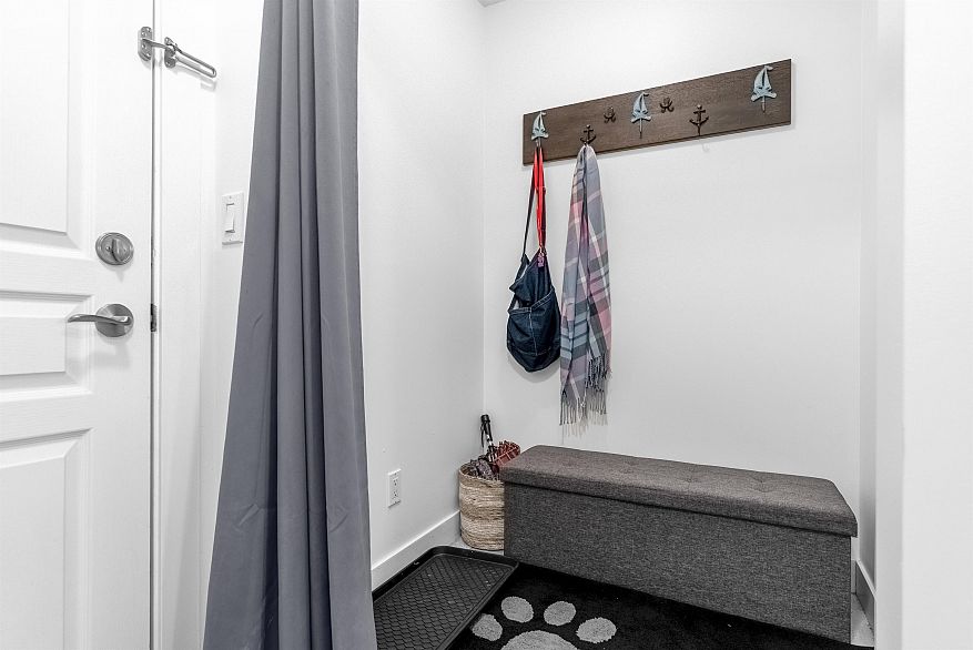 206 4550 Fraser Street