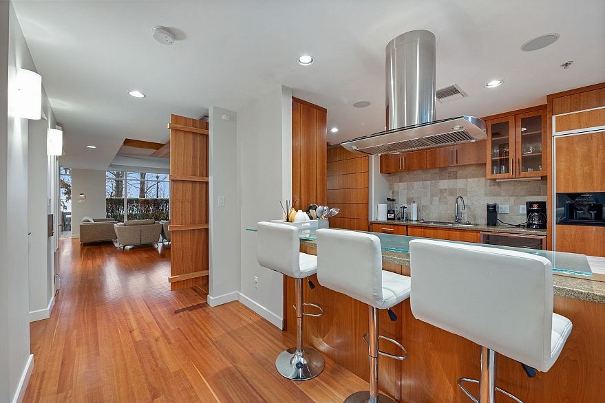 TH20 1281 W Cordova Street