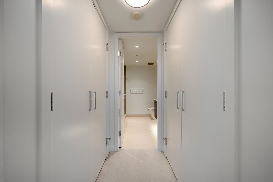 3406 1028 Barclay Street