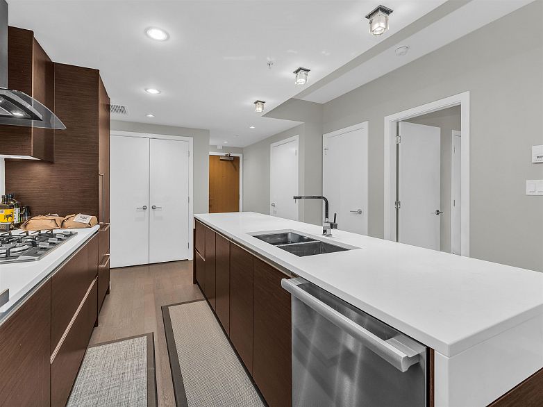 511 508 W 29th Avenue