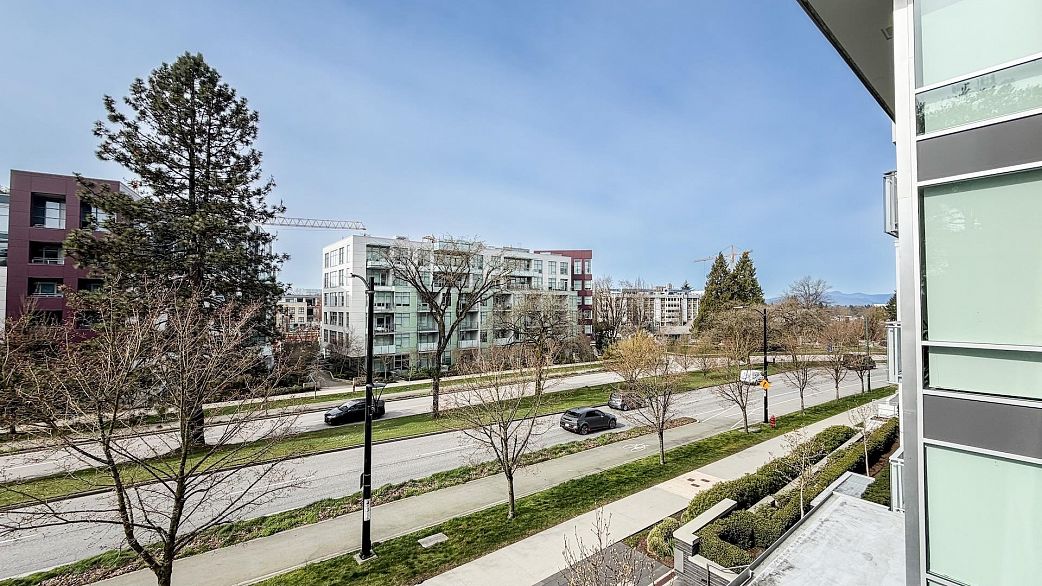 301 4988 Cambie Street