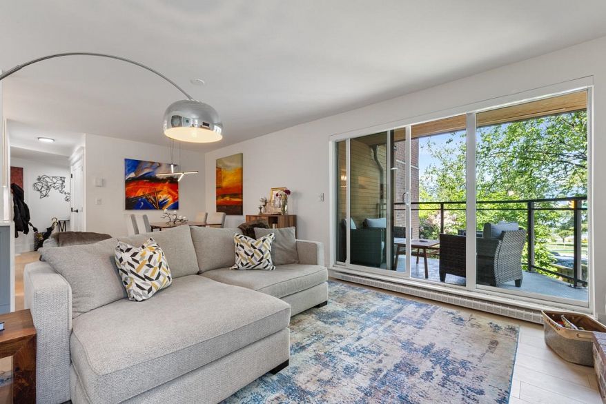 204 2410 Cornwall Avenue