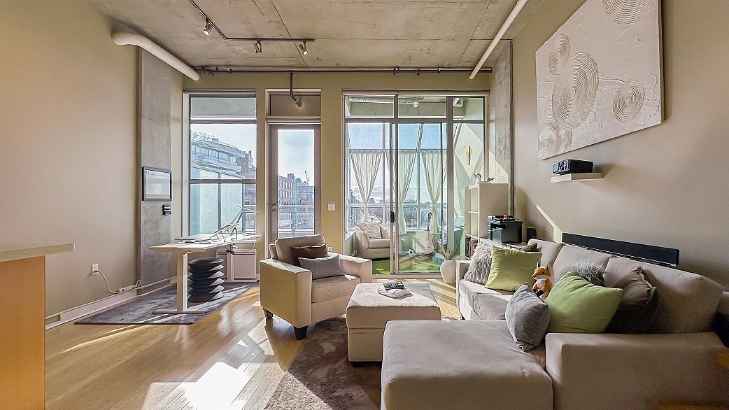 304 495 W 6th Avenue