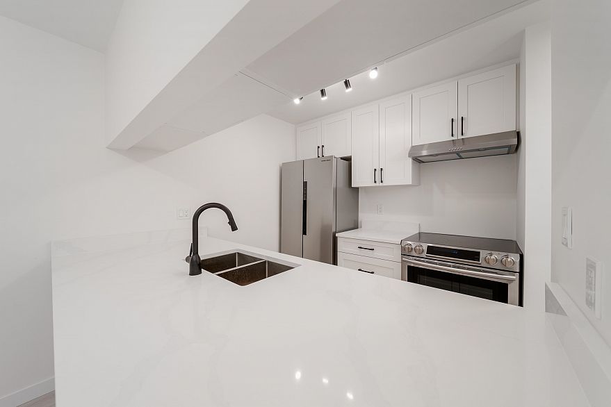 104 1147 Nelson Street