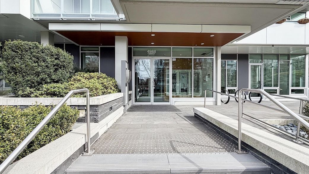 301 4988 Cambie Street