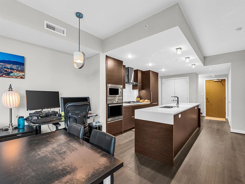 511 508 W 29th Avenue