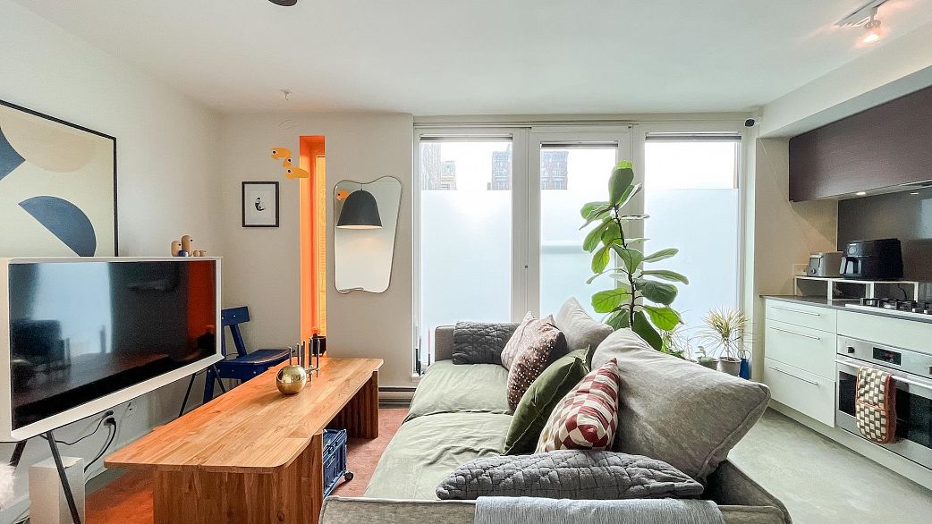 310 150 E Cordova Street