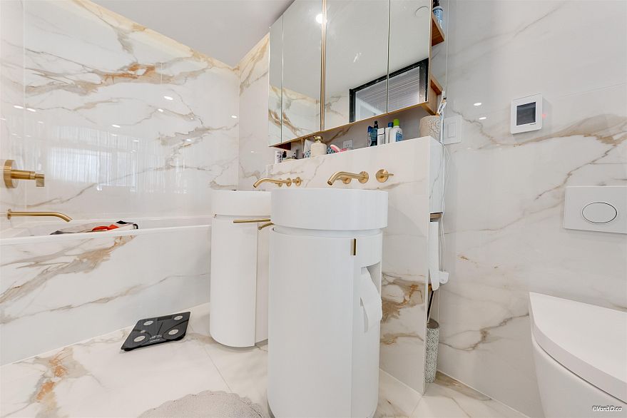 1603 1033 Nelson Street