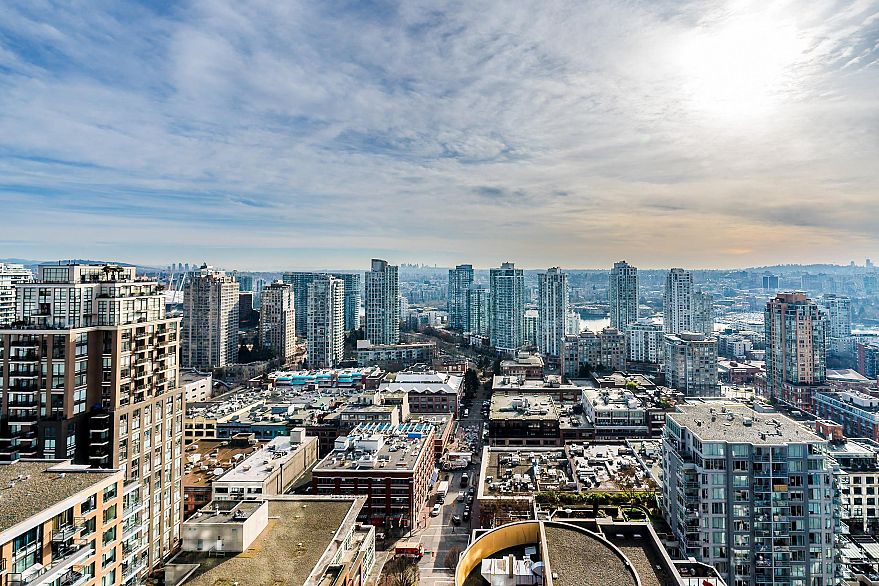 2703 1111 Richards Street